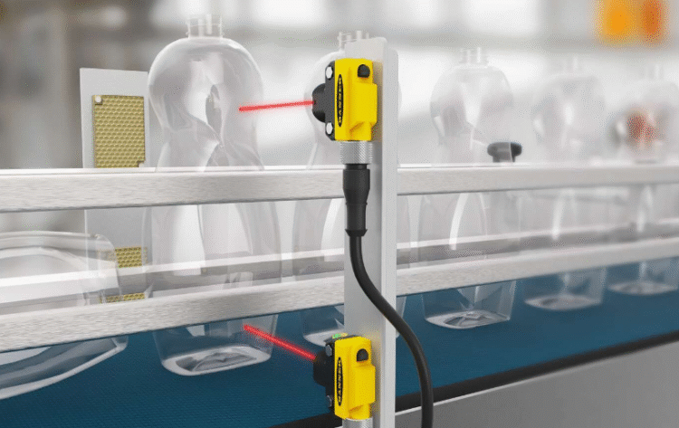 From Logistics to Robotics: Real-World Applications of Diffuse Reflective Sensors 1 Diffuse Reflective Sensors