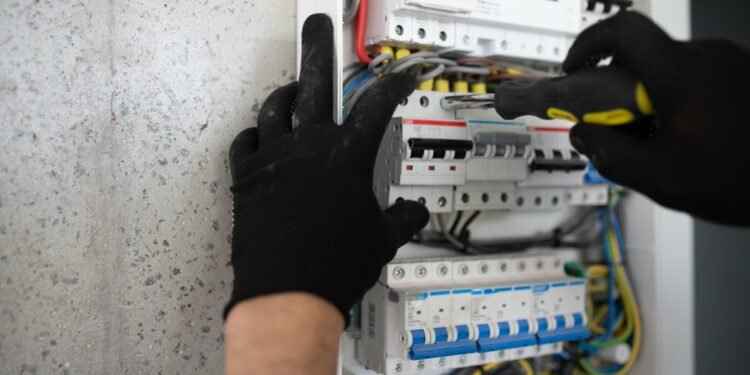 Step-by-Step Guide to Type 1 Surge Protector Installation for Residential and Industrial Use