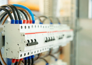 Why The Wrong Supplier of Switching Power Supplies Can Disrupt Your Automation Workflow