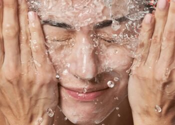 How To Choose the Best Facewash for Your Specific Skin Problems?