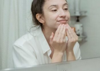 How to Transition Your Skincare Routine Between Seasons